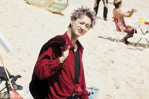 ”Glow Gold” MV Behiind Photos Pt.2